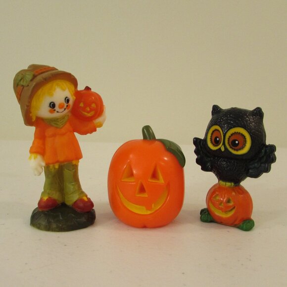 Vintage 1976 Hallmark Merry Miniatures Owl/Pumpkin/Scarecrow - Up to 3" - Picture 1 of 15
